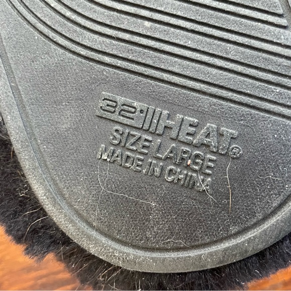 Super soft luxury 🖤 slipper - Picture 3 of 4